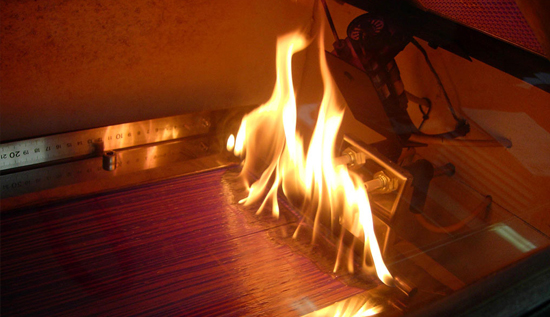 Ensayo de reacción al fuego de un tablero derivado de la madera usado como revestimiento de suelo