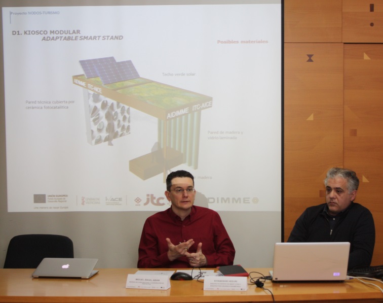 Presentación detallada en el taller de los diseños propuestos y de cómo encajan en entornos urbanos y en destinos turísticos mediterráneos. A la derecha, Kiyanshid Hedjri.